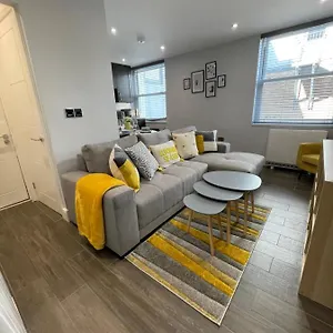 Apartment Clock Tower - - Near Sea And Shops, Brighton